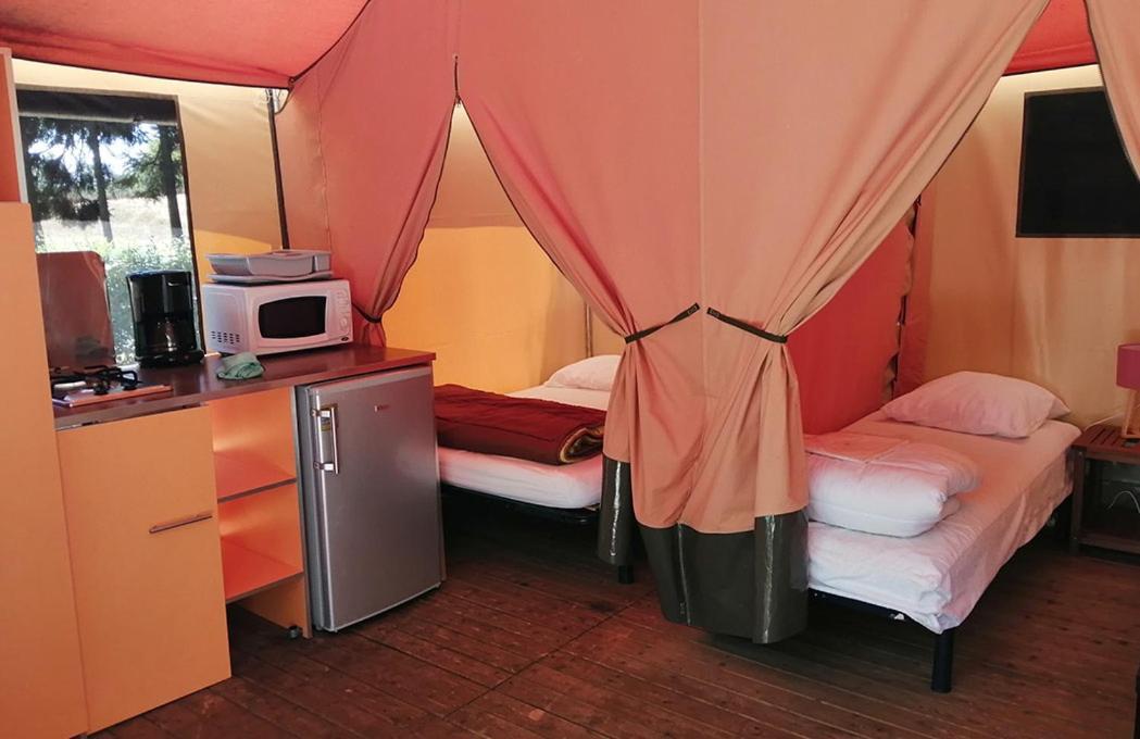 Camping Les Portes Du Perche Mamers Ngoại thất bức ảnh