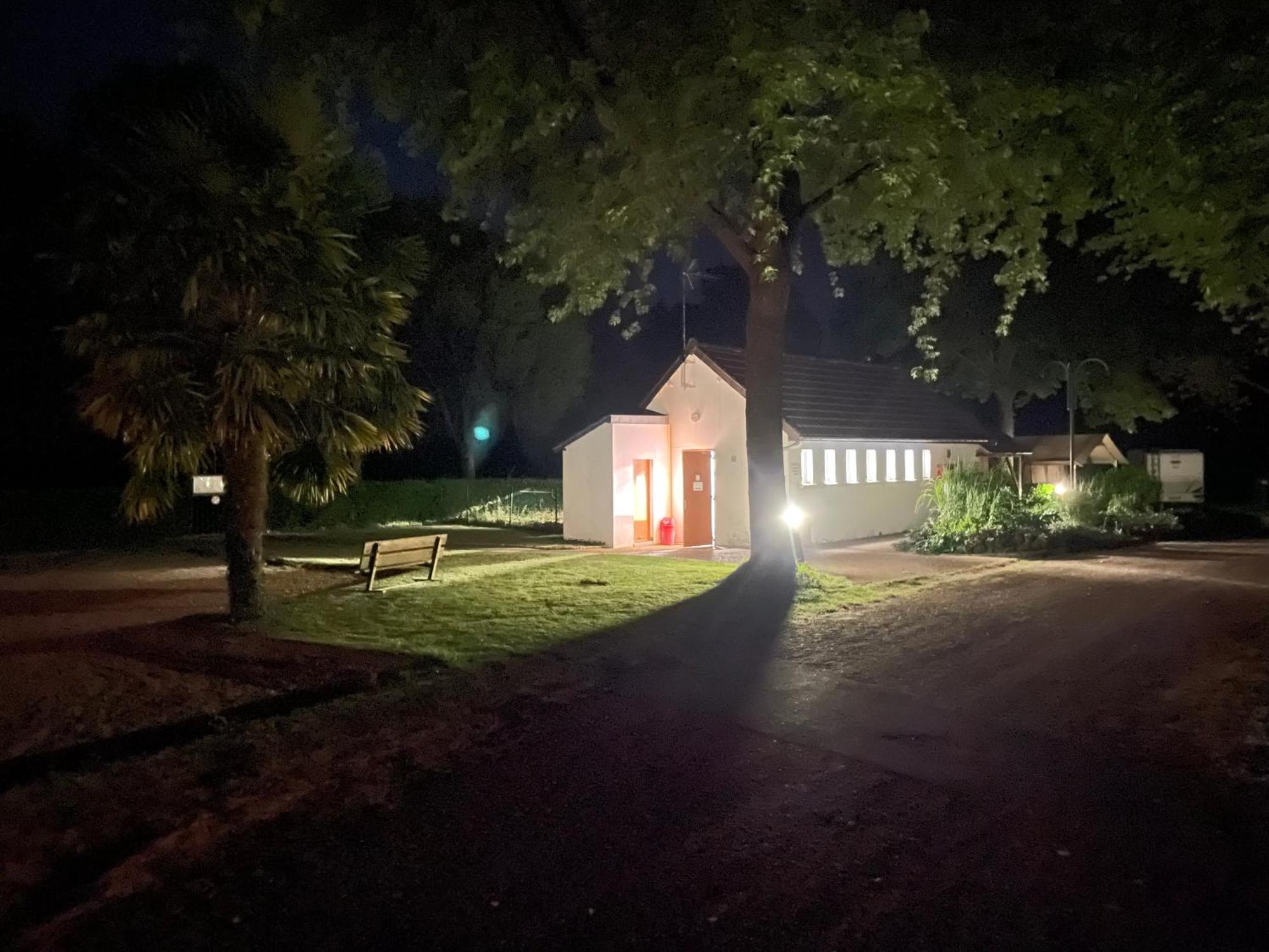 Camping Les Portes Du Perche Mamers Ngoại thất bức ảnh